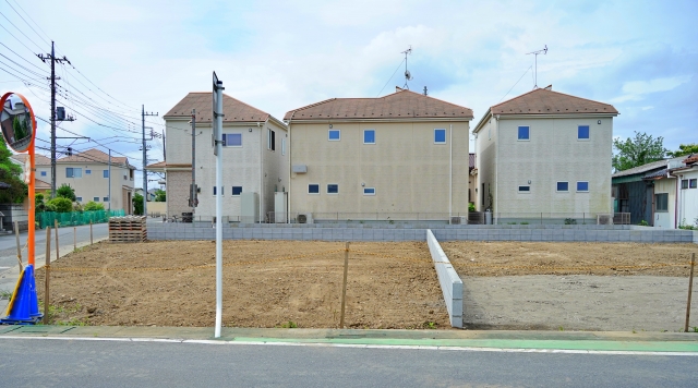 千葉で輸入住宅を建てるなら知っておきたいポイント｜移住成功のための土地選びと家づくり アイキャッチ
