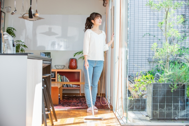 女性の一人暮らしを平屋で叶える｜安心して暮らすための防犯対策と間取りのポイント アイキャッチ